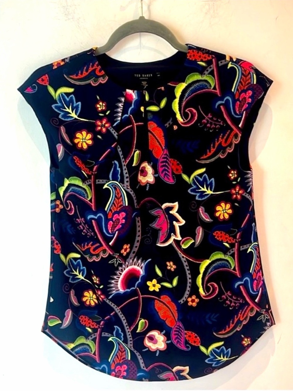 Ted Baker London Navy Colorful Floral Print Top Sleeveless Keyhole Small 2